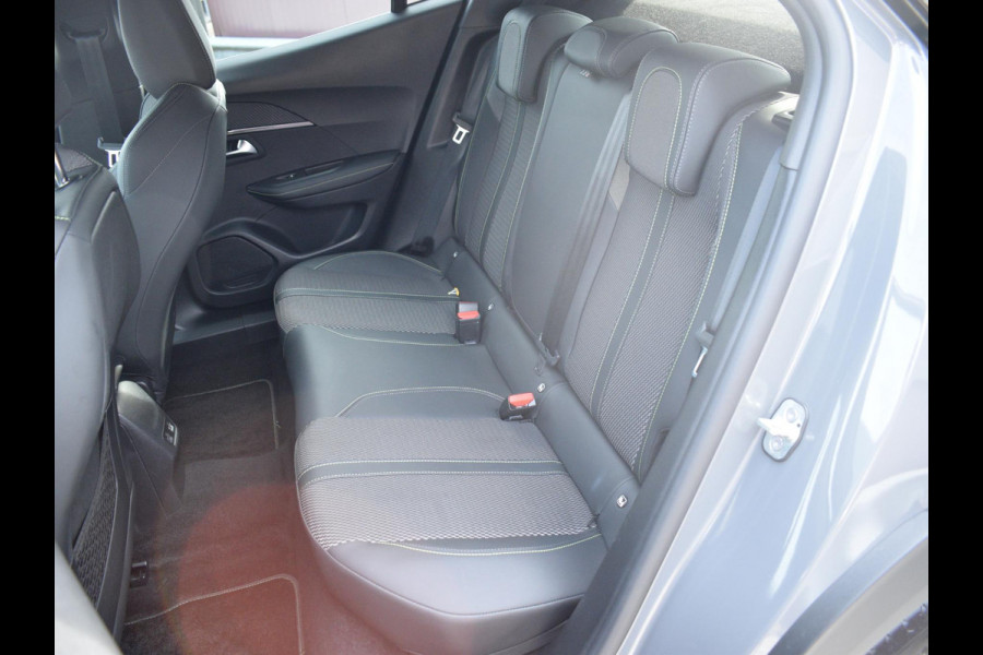 Peugeot 2008 1.2 Hybrid 136 GT ADAPTIVE CRUISECONTROL | NAVI & CARPLAY | ACHTERUITRIJCAMERA + SENSOREN | E.C.C. |