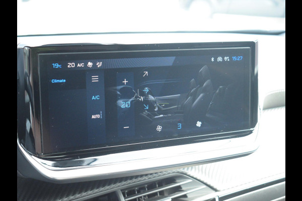 Peugeot 2008 1.2 Hybrid 136 GT ADAPTIVE CRUISECONTROL | NAVI & CARPLAY | ACHTERUITRIJCAMERA + SENSOREN | E.C.C. |