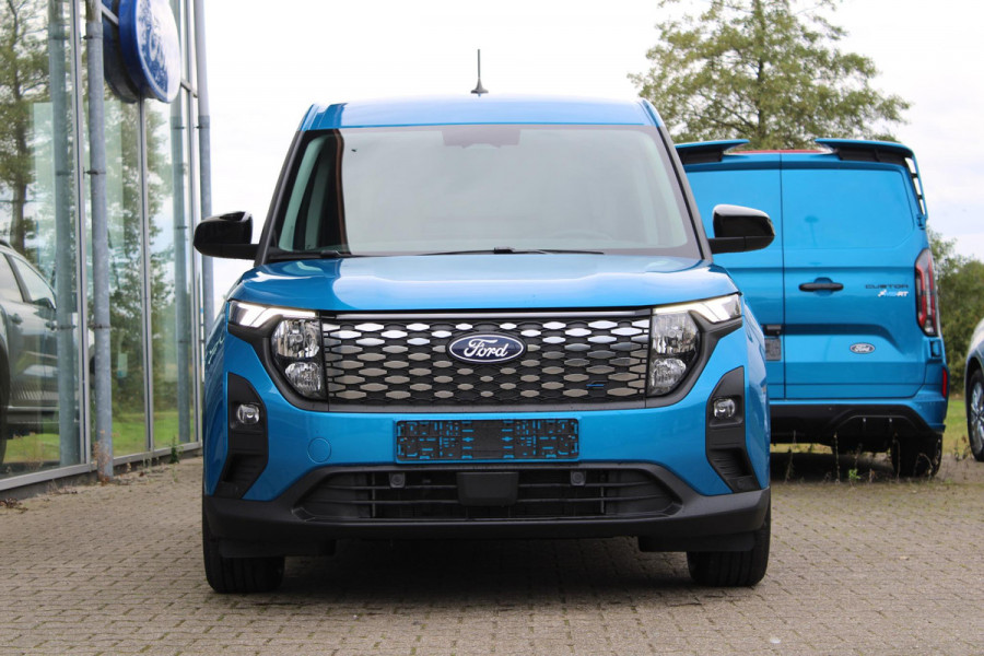 Ford E-Transit Courier Limited 44 kWh 136pk | Ford Voorraad | Trekhaak | Driver Assistance Pack met Navigatie | Led laadruimte verlichting | Laadvloerbescherming Rubber