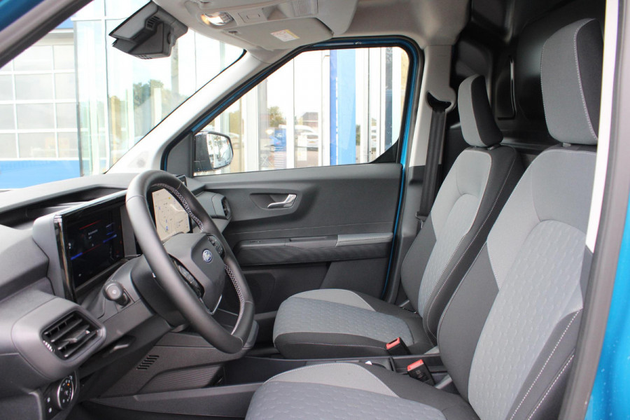 Ford E-Transit Courier Limited 44 kWh 136pk | Ford Voorraad | Trekhaak | Driver Assistance Pack met Navigatie | Led laadruimte verlichting | Laadvloerbescherming Rubber