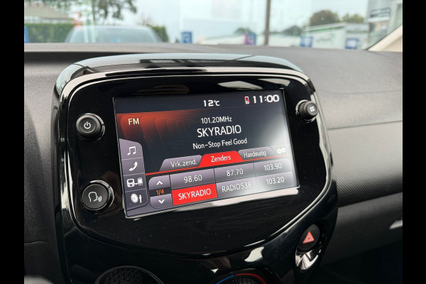 Citroën C1 1.0 VTi Shine - Airco - Media Android/Apple - 15"LMV - Org.NL Citroën C1 1.0 VTi Shine - Airco - Media Android/Apple - 15"LMV - Org.NL