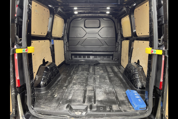 Ford Transit Custom 320 2.0 TDCI 185pk automaat L1H1 Sport / vaste prijs rijklaar € 22.950 ex btw / lease vanaf € 375 / half leer / airco / cruise / navi / camera / stoelverwarming !