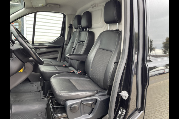 Ford Transit Custom 320 2.0 TDCI 185pk automaat L1H1 Sport / vaste prijs rijklaar € 22.950 ex btw / lease vanaf € 375 / half leer / airco / cruise / navi / camera / stoelverwarming !