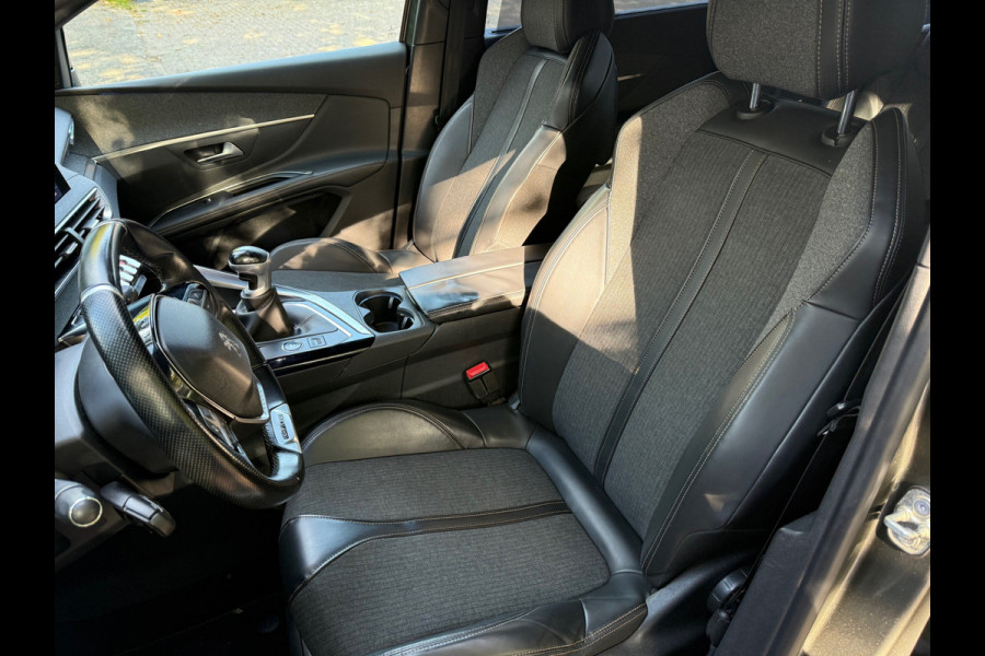 Peugeot 5008 1.2 PureTech GT-Line | Ned. Auto | Trekhaak | Pano-dak | electriche Achterklep | Achteruitrij camera | 7 persoons uitvoering |