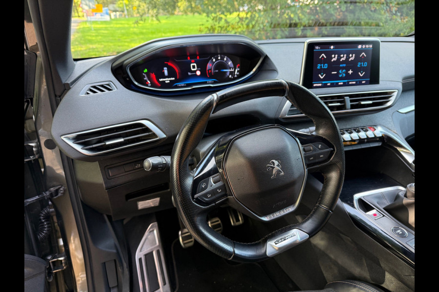 Peugeot 5008 1.2 PureTech GT-Line | Ned. Auto | Trekhaak | Pano-dak | electriche Achterklep | Achteruitrij camera | 7 persoons uitvoering |