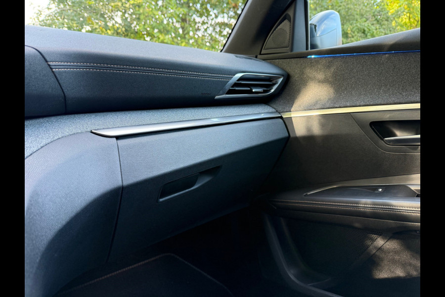 Peugeot 5008 1.2 PureTech GT-Line | Ned. Auto | Trekhaak | Pano-dak | electriche Achterklep | Achteruitrij camera | 7 persoons uitvoering |