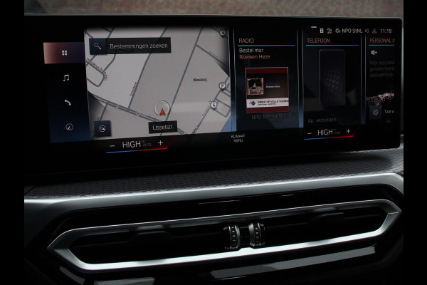BMW 3 Serie Touring 330e Touring M Sport PHEV Navigatie Climate Control Lichtmetalen velgen LED Virtual Cockpit Parkeersensoren Voor en Achter Achteruitrijcamera Apple carplay/ Andriod auto Stoelverwarming Stuur verwarming Elektrische achterklep