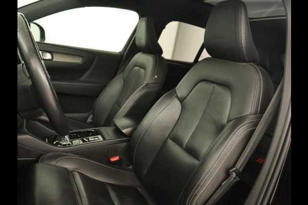 Volvo XC40 2.0 T4 Inscription | Panoramadak | Leder | Trekhaak | Stoelverwarming | Camera | Adaptive cruise | Keyless | Navigatie | 19'' lichtmetalen velgen