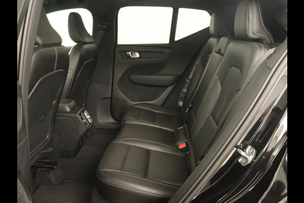 Volvo XC40 2.0 T4 Inscription | Panoramadak | Leder | Trekhaak | Stoelverwarming | Camera | Adaptive cruise | Keyless | Navigatie | 19'' lichtmetalen velgen