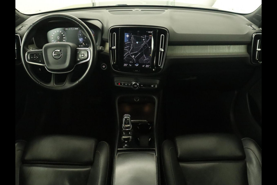 Volvo XC40 2.0 T4 Inscription | Panoramadak | Leder | Trekhaak | Stoelverwarming | Camera | Adaptive cruise | Keyless | Navigatie | 19'' lichtmetalen velgen