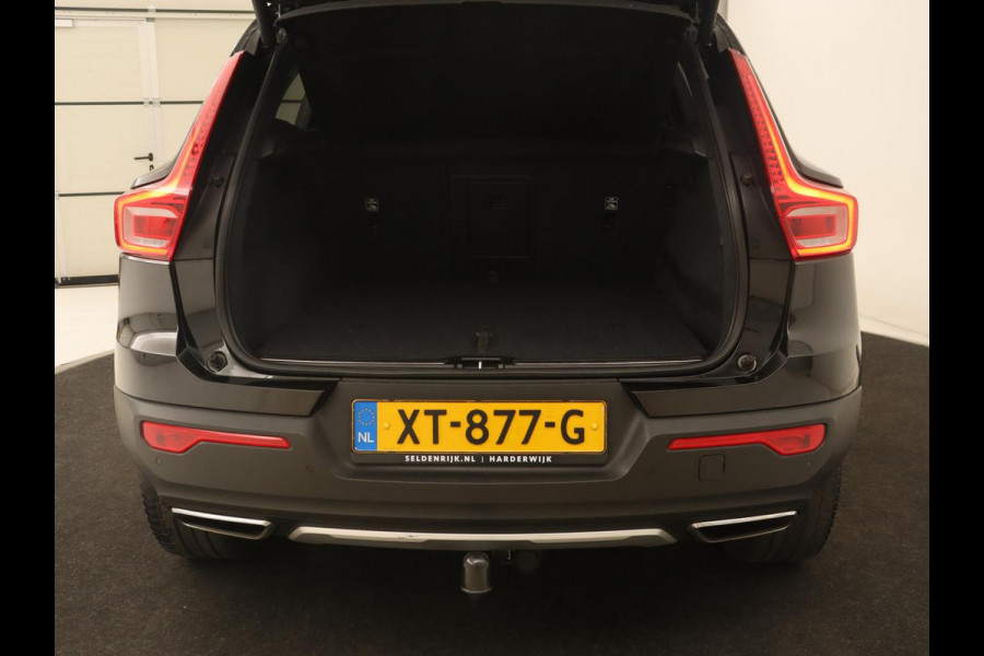 Volvo XC40 2.0 T4 Inscription | Panoramadak | Leder | Trekhaak | Stoelverwarming | Camera | Adaptive cruise | Keyless | Navigatie | 19'' lichtmetalen velgen