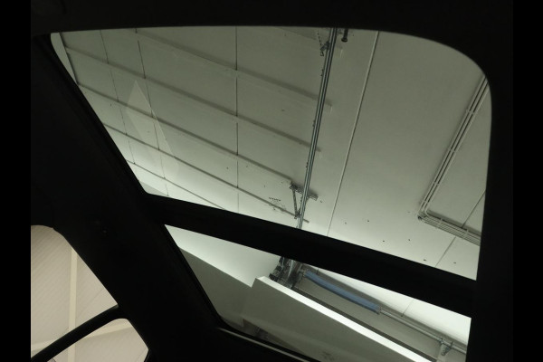 Volvo XC40 2.0 T4 Inscription | Panoramadak | Leder | Trekhaak | Stoelverwarming | Camera | Adaptive cruise | Keyless | Navigatie | 19'' lichtmetalen velgen