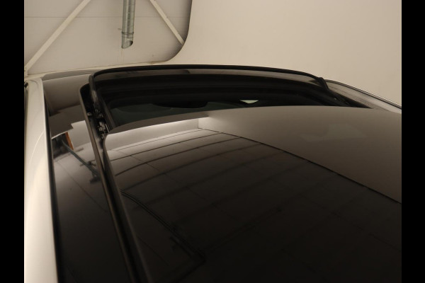 Volvo XC40 2.0 T4 Inscription | Panoramadak | Leder | Trekhaak | Stoelverwarming | Camera | Adaptive cruise | Keyless | Navigatie | 19'' lichtmetalen velgen
