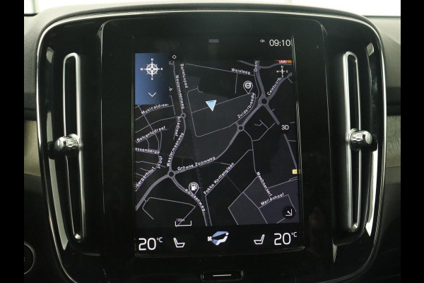 Volvo XC40 2.0 T4 Inscription | Panoramadak | Leder | Trekhaak | Stoelverwarming | Camera | Adaptive cruise | Keyless | Navigatie | 19'' lichtmetalen velgen
