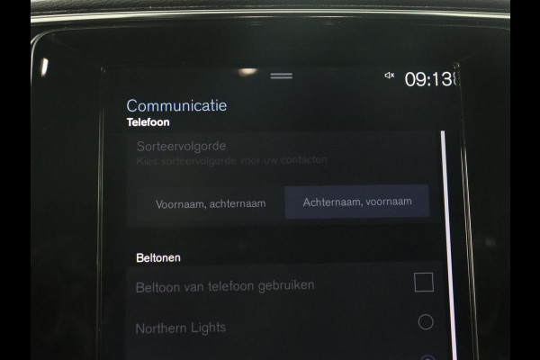 Volvo XC40 2.0 T4 Inscription | Panoramadak | Leder | Trekhaak | Stoelverwarming | Camera | Adaptive cruise | Keyless | Navigatie | 19'' lichtmetalen velgen