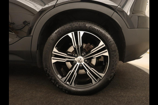 Volvo XC40 2.0 T4 Inscription | Panoramadak | Leder | Trekhaak | Stoelverwarming | Camera | Adaptive cruise | Keyless | Navigatie | 19'' lichtmetalen velgen