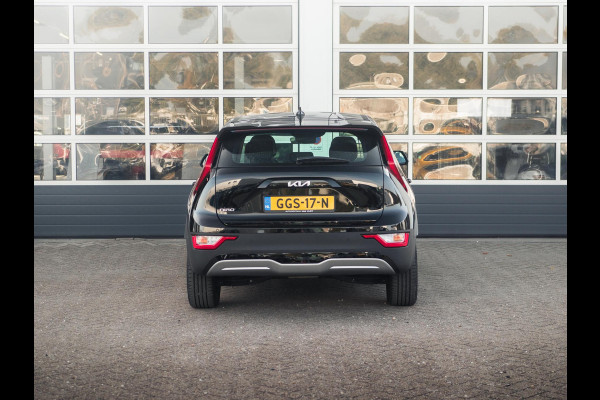 Kia Niro EV Light Edition 64.8 kWh | Navigatie | Achteruitrijcamera | Airco | Cruise control Adaptieve |