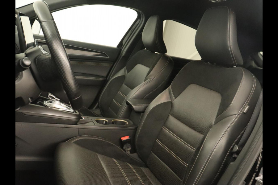 Renault Arkana 1.6 E-Tech hybrid 145 E-Tech engineered | Leder/Alcantara | Stoelverwarming | Adaptive cruise | Camera | Carplay | Stuurverwarming | 18'' | Park Assist | Naviagatie