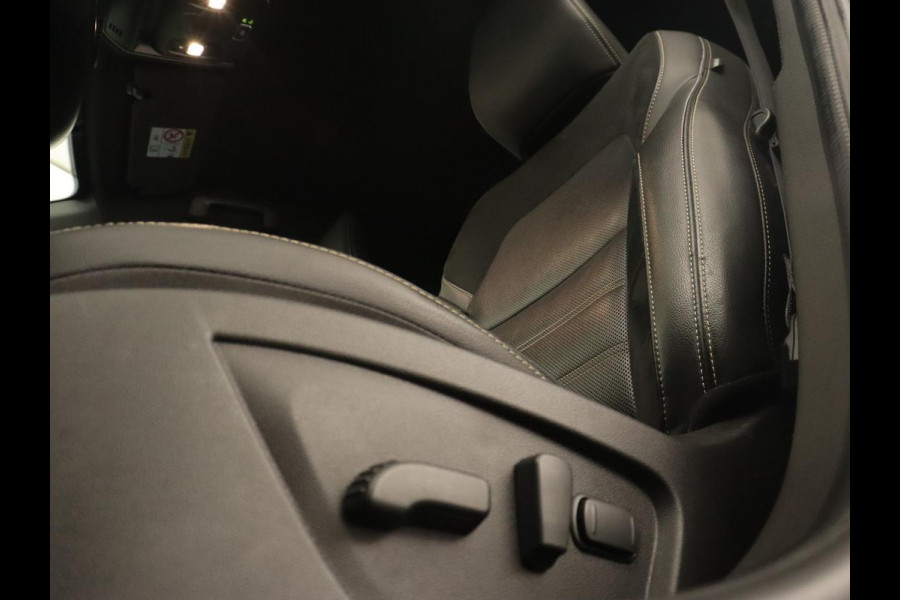 Renault Arkana 1.6 E-Tech hybrid 145 E-Tech engineered | Leder/Alcantara | Stoelverwarming | Adaptive cruise | Camera | Carplay | Stuurverwarming | 18'' | Park Assist | Naviagatie