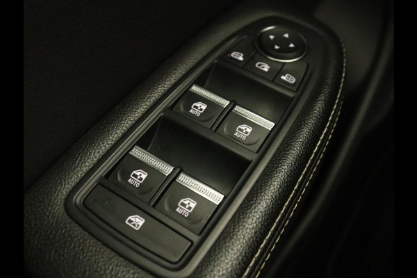 Renault Arkana 1.6 E-Tech hybrid 145 E-Tech engineered | Leder/Alcantara | Stoelverwarming | Adaptive cruise | Camera | Carplay | Stuurverwarming | 18'' | Park Assist | Naviagatie