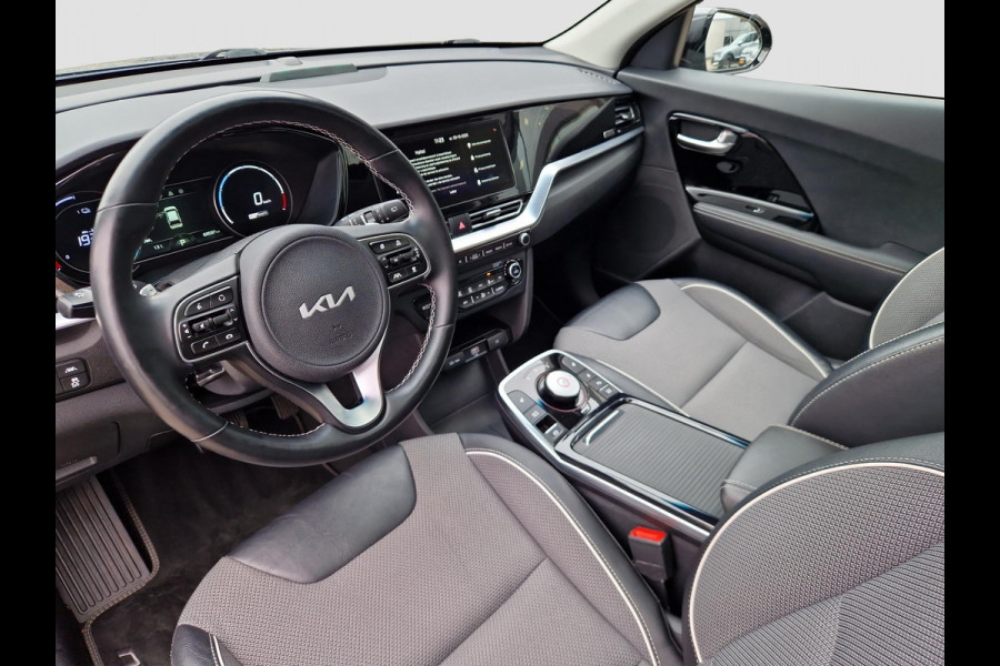 Kia e-Niro DynamicPlusLine 64 kWh | Trekhaak | Stoelverwarming | Open Dak | Key-Less |