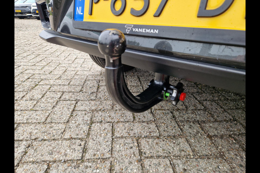 Kia e-Niro DynamicPlusLine 64 kWh | Trekhaak | Stoelverwarming | Open Dak | Key-Less |
