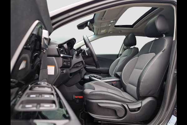 Kia e-Niro DynamicPlusLine 64 kWh | Trekhaak | Stoelverwarming | Open Dak | Key-Less |