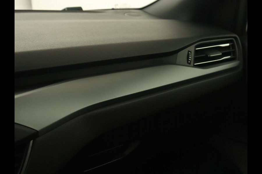 Ford Focus 1.0 EcoBoost Hybrid ST Line Style | Stoel & stuurverwarming | Camera | Carplay | Full LED | Navigatie | Keyless | Climate control | Park Assist | Cruise control