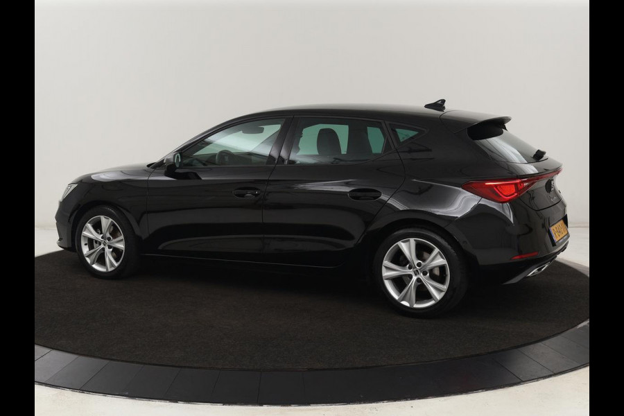 Seat Leon 1.0 TSI FR Intens | Stoel & stuurverwarming | Carplay | Camera | Adaptive cruise | Navigatie | Park Assist | Digital Cockpit | Keyless | Full LED