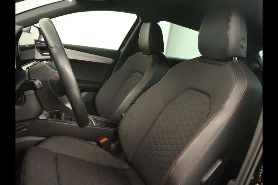 Seat Leon 1.0 TSI FR Intens | Stoel & stuurverwarming | Carplay | Camera | Adaptive cruise | Navigatie | Park Assist | Digital Cockpit | Keyless | Full LED