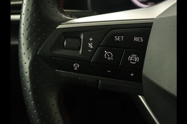 Seat Leon 1.0 TSI FR Intens | Stoel & stuurverwarming | Carplay | Camera | Adaptive cruise | Navigatie | Park Assist | Digital Cockpit | Keyless | Full LED