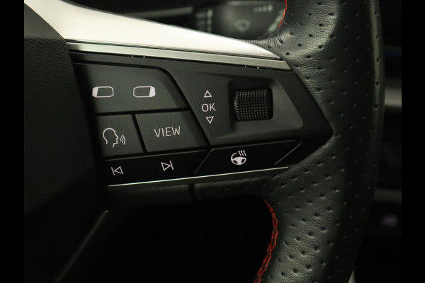 Seat Leon 1.0 TSI FR Intens | Stoel & stuurverwarming | Carplay | Camera | Adaptive cruise | Navigatie | Park Assist | Digital Cockpit | Keyless | Full LED