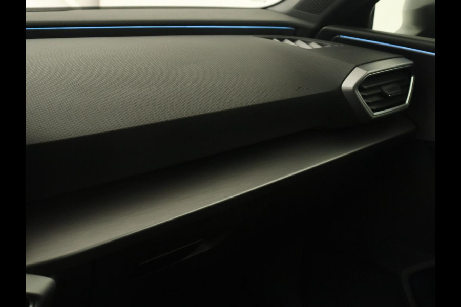 Seat Leon 1.0 TSI FR Intens | Stoel & stuurverwarming | Carplay | Camera | Adaptive cruise | Navigatie | Park Assist | Digital Cockpit | Keyless | Full LED