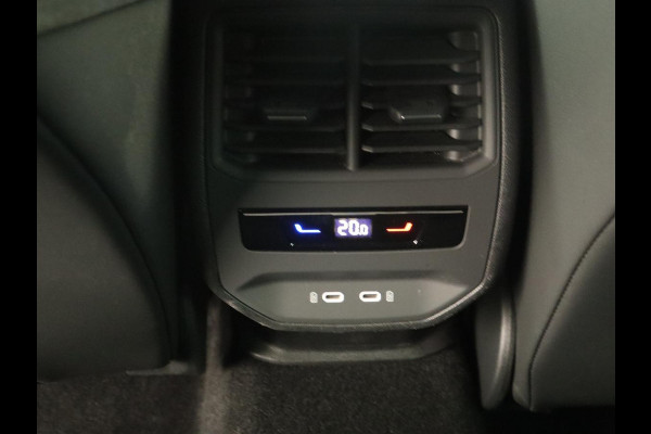 Seat Leon 1.0 TSI FR Intens | Stoel & stuurverwarming | Carplay | Camera | Adaptive cruise | Navigatie | Park Assist | Digital Cockpit | Keyless | Full LED