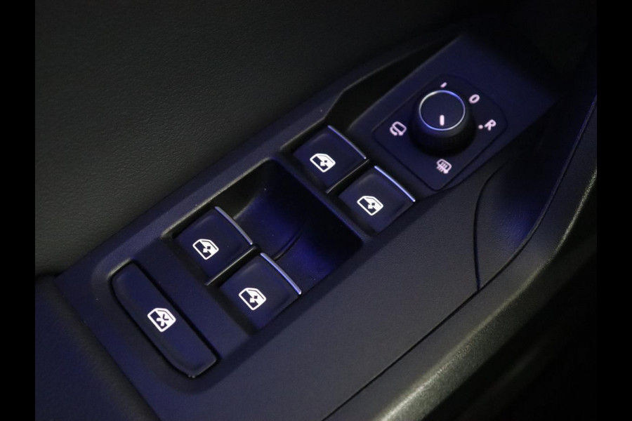 Seat Leon 1.0 TSI FR Intens | Stoel & stuurverwarming | Carplay | Camera | Adaptive cruise | Navigatie | Park Assist | Digital Cockpit | Keyless | Full LED