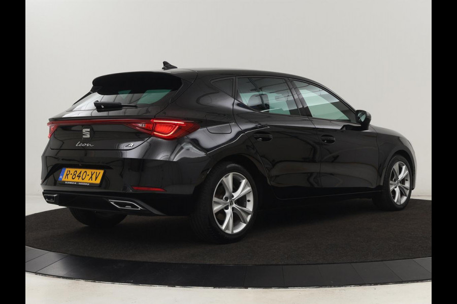 Seat Leon 1.0 TSI FR Intens | Stoel & stuurverwarming | Carplay | Camera | Adaptive cruise | Navigatie | Park Assist | Digital Cockpit | Keyless | Full LED