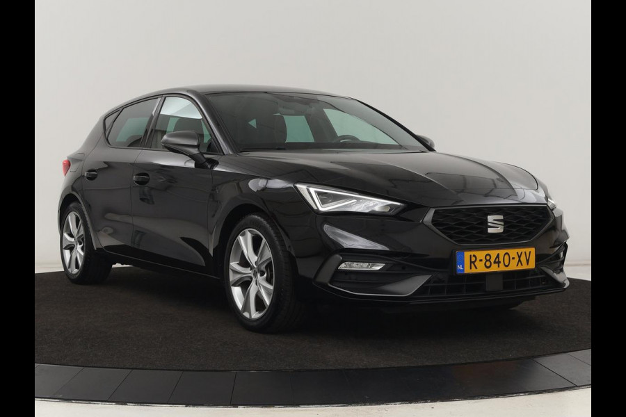Seat Leon 1.0 TSI FR Intens | Stoel & stuurverwarming | Carplay | Camera | Adaptive cruise | Navigatie | Park Assist | Digital Cockpit | Keyless | Full LED