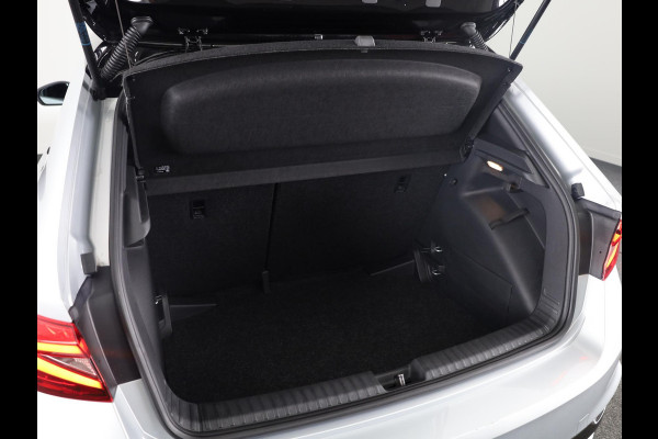 Škoda Fabia 1.0 TSI Monte Carlo 95 pk | Verlengde garantie | Navigatie via App | Parkeersensoren | Achteruitrijcamera | Stoelverwarming |