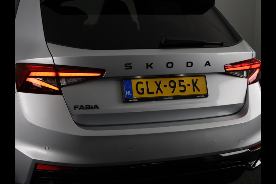 Škoda Fabia 1.0 TSI Monte Carlo 95 pk | Verlengde garantie | Navigatie via App | Parkeersensoren | Achteruitrijcamera | Stoelverwarming |