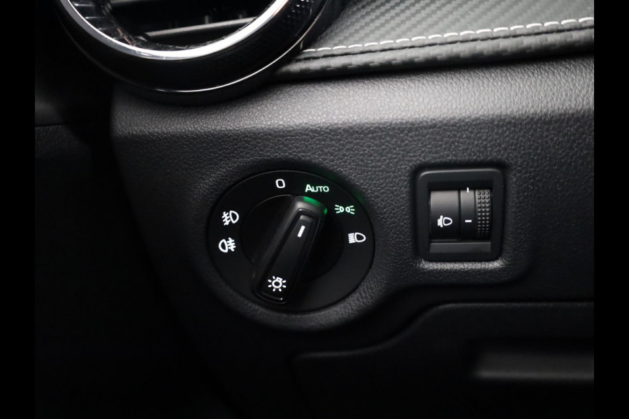 Škoda Fabia 1.0 TSI Monte Carlo 95 pk | Verlengde garantie | Navigatie via App | Parkeersensoren | Achteruitrijcamera | Stoelverwarming |