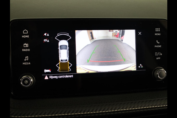 Škoda Fabia 1.0 TSI Monte Carlo 95 pk | Verlengde garantie | Navigatie via App | Parkeersensoren | Achteruitrijcamera | Stoelverwarming |