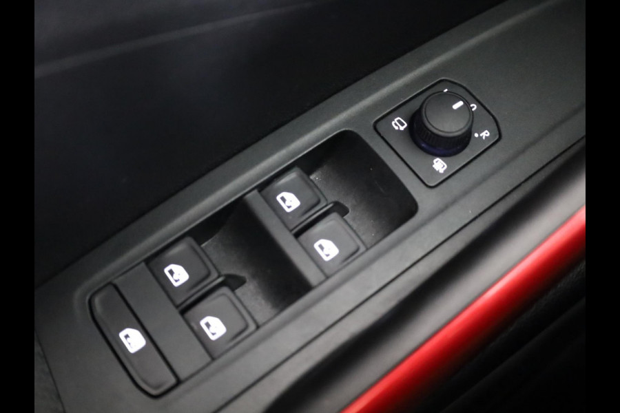 Škoda Fabia 1.0 TSI Monte Carlo 95 pk | Verlengde garantie | Navigatie via App | Parkeersensoren | Achteruitrijcamera | Stoelverwarming |