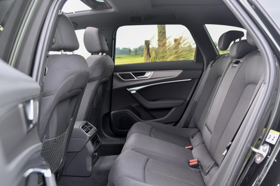 Audi A6 Avant 45 TFSI quattro S-Line. Pano, ACC, Camera, Sfeer, Keyless, Matrix, Dodeh, CarPlay!