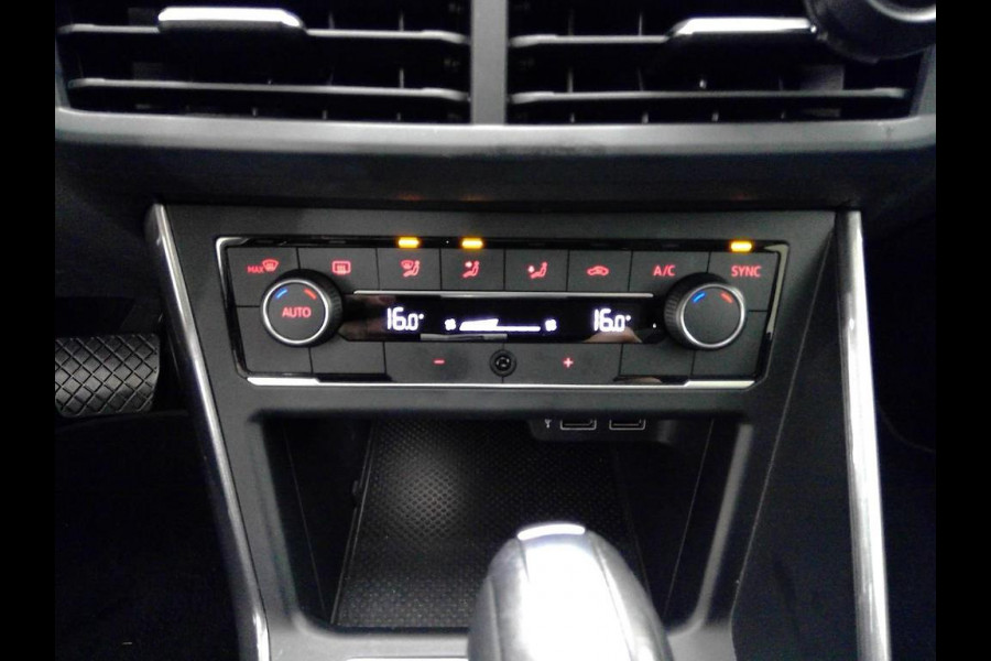Volkswagen Polo 1.0 TSI Highline - Automaat - Schuif/Panodak - Navi - LED - Org.NL