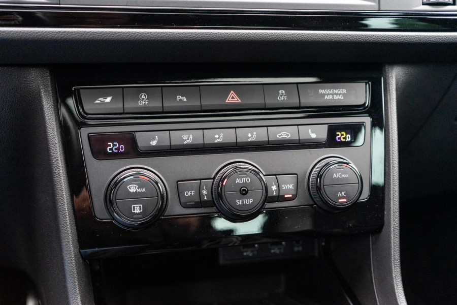 Seat Leon 2.0 TSI CUPRA Pano / DCC / Beats