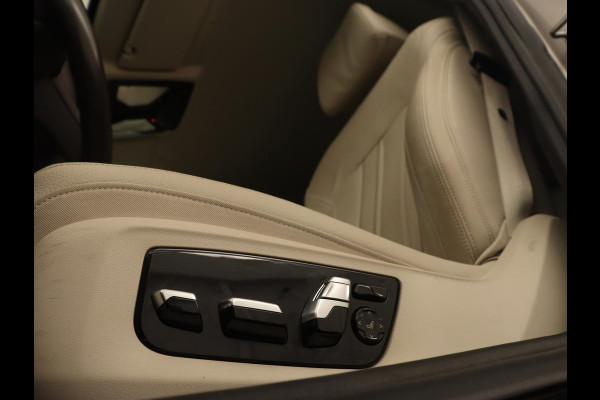 BMW 5 Serie 520i High Executive | Luxury Line | Leder | Trekhaak | Camera | Stoelverwarming | 19'' | Sfeerverlichting | Memory | Carplay | Navigatie | Park Assist | Full LED