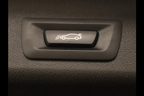 BMW 5 Serie 520i High Executive | Luxury Line | Leder | Trekhaak | Camera | Stoelverwarming | 19'' | Sfeerverlichting | Memory | Carplay | Navigatie | Park Assist | Full LED
