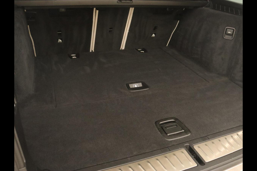 BMW 5 Serie 520i High Executive | Luxury Line | Leder | Trekhaak | Camera | Stoelverwarming | 19'' | Sfeerverlichting | Memory | Carplay | Navigatie | Park Assist | Full LED