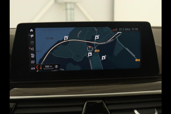 BMW 5 Serie 520i High Executive | Luxury Line | Leder | Trekhaak | Camera | Stoelverwarming | 19'' | Sfeerverlichting | Memory | Carplay | Navigatie | Park Assist | Full LED
