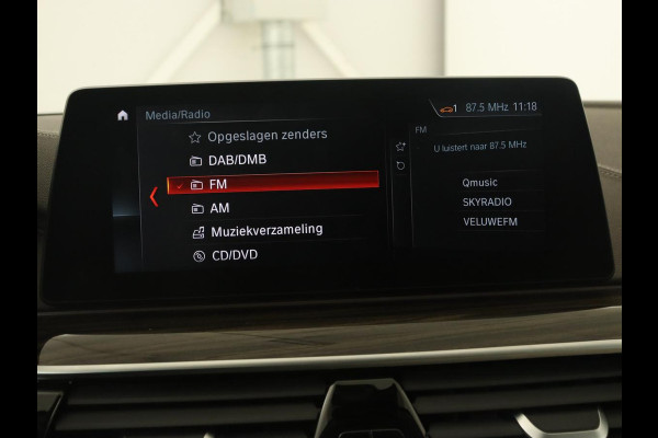 BMW 5 Serie 520i High Executive | Luxury Line | Leder | Trekhaak | Camera | Stoelverwarming | 19'' | Sfeerverlichting | Memory | Carplay | Navigatie | Park Assist | Full LED